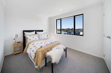 Photo of property in 26 Emerald Avenue, Rosehill, Papakura, 2113