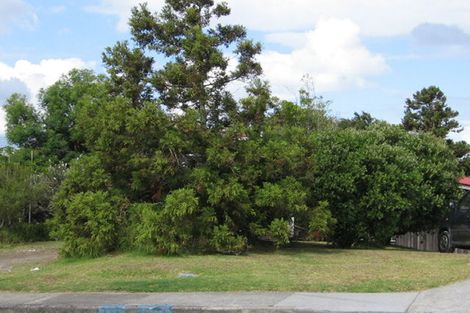 Photo of property in 139 Luckens Road, West Harbour, Auckland, 0618