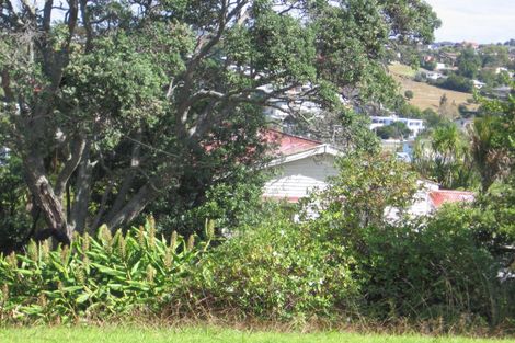Photo of property in 2/546 Beach Road, Rothesay Bay, Auckland, 0630
