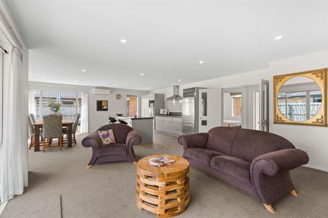 Photo of property in 22 Vasari Grange, Rolleston, 7614