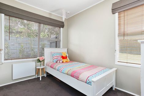 Photo of property in 21 Hepburn Road, Glendene, Auckland, 0602