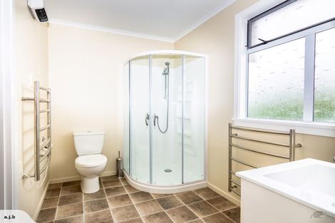 Photo of property in 75 Dunns Avenue, The Pines Beach, 7630