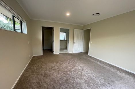 Photo of property in 16 Middlefield Drive, East Tamaki Heights, Auckland, 2016