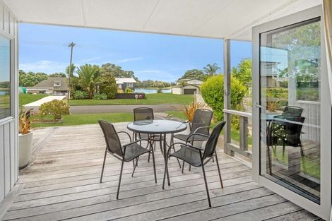 Photo of property in 37 Roretana Drive, Athenree, Waihi Beach, 3177