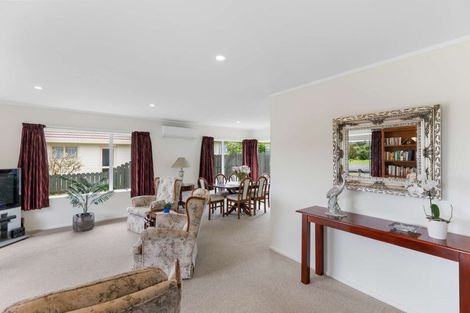 Photo of property in 166 Queen Street, Waiuku, 2123