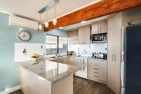 Photo of property in 2/29 The Esplanade, Westshore, Napier, 4110