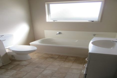 Photo of property in 32a Aniseed Grove, Timberlea, Upper Hutt, 5018
