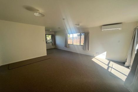 Photo of property in 2/21 Witheford Drive, Bayview, Auckland, 0629