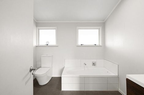 Photo of property in 28 Filmer Place, Melville, Hamilton, 3206