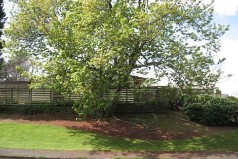 Photo of property in 1 Tupara Crescent, Kawaha Point, Rotorua, 3010