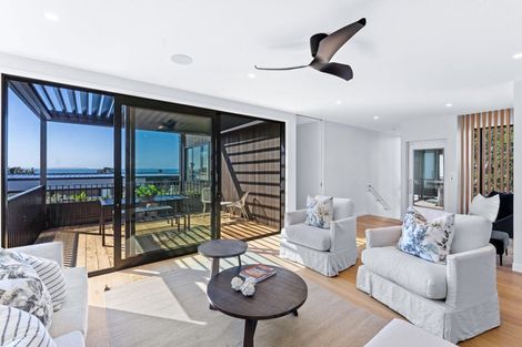 Photo of property in 14a Muritai Road, Milford, Auckland, 0620