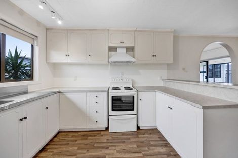 Photo of property in 10 Silvan Place, Bell Block, New Plymouth, 4312