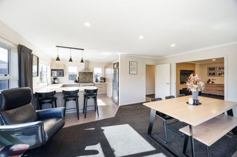 Photo of property in 9 Lorenzo Place, Kelvin Grove, Palmerston North, 4414