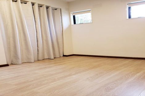 Photo of property in 64 Sunset Road, Unsworth Heights, Auckland, 0632