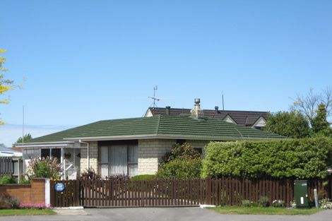 Photo of property in 9 Luxton Place, Rangiora, 7400