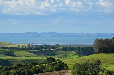 Photo of property in 21 Shine Road, South Head, Helensville, 0874