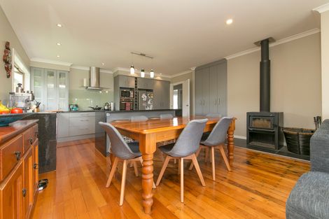 Photo of property in 18 Great North Road, Riverhead, 0820