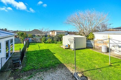 Photo of property in 16 Ranfurly Road, Papatoetoe, Auckland, 2104