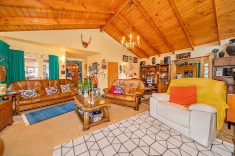 Photo of property in 10 Avro Road, Blue Mountains, Upper Hutt, 5371