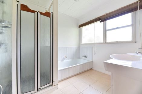 Photo of property in 109 Tiroroa Avenue, Te Atatu South, Auckland, 0610