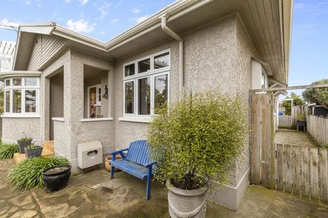 Photo of property in 25 Mclean Street, Strandon, New Plymouth, 4312