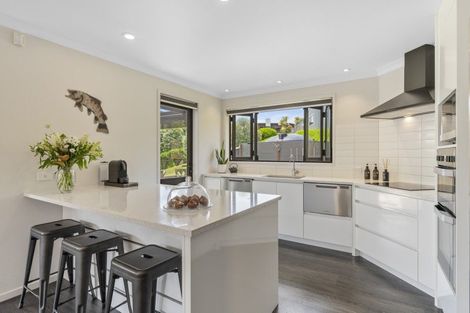 Photo of property in 6 Cameron Drive, Acacia Bay, Taupo, 3385