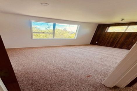 Photo of property in 8 Glucina Place, Glen Eden, Auckland, 0602