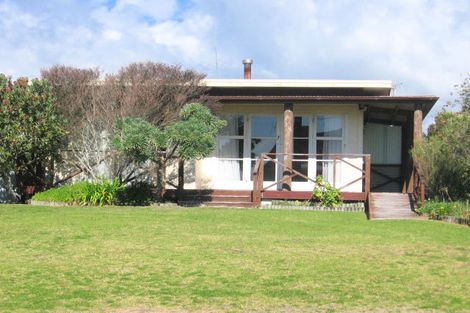 Photo of property in 203 Seaview Road, Whangamata, 3620