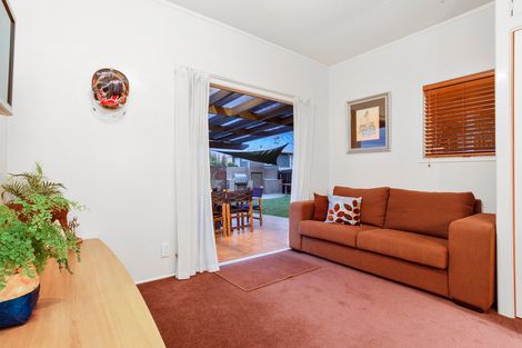 Photo of property in 21 Hepburn Road, Glendene, Auckland, 0602