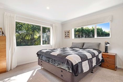 Photo of property in 15 Cabeleigh Drive, Helensville, 0800