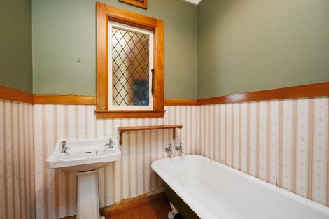 Photo of property in 33 Kingswood Street, Takaro, Palmerston North, 4412