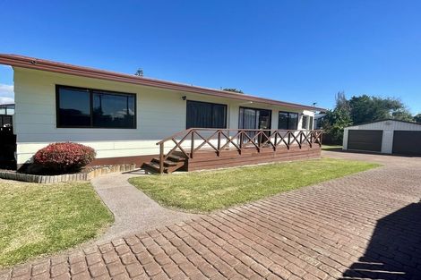 Photo of property in 160 Karewa Parade, Papamoa Beach, Papamoa, 3118