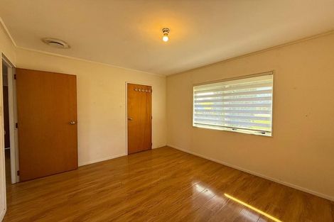 Photo of property in 10 Rook Place, Unsworth Heights, Auckland, 0632