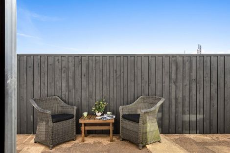 Photo of property in 4/64 Schnapper Rock Road, Schnapper Rock, Auckland, 0632