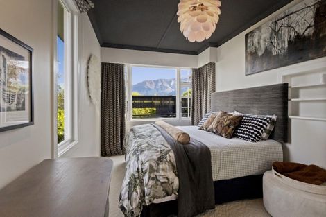 Photo of property in 11 Cedar Drive, Kelvin Heights, Queenstown, 9300