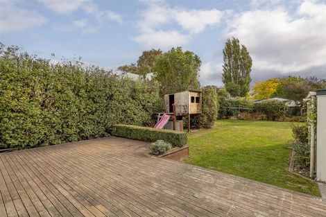 Photo of property in 17 Grimseys Road, Redwood, Christchurch, 8051