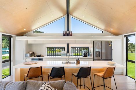 Photo of property in 101 Beach Road, Whangamata, 3620