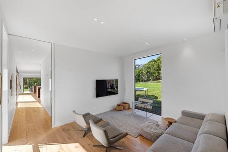 Photo of property in 121a Pomona Road, Kumeu, 0891