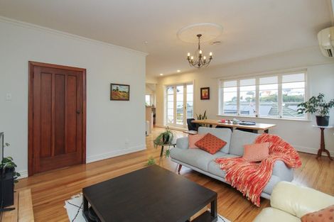 Photo of property in 118 Cashmere Avenue, Khandallah, Wellington, 6035