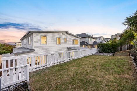 Photo of property in 3 Tuangi Street, Long Bay, Auckland, 0630