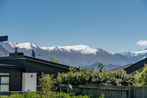 Photo of property in 9 Centre Crescent, Wanaka, 9305