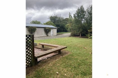 Photo of property in 52 Timaru Road, Waimate, 7924