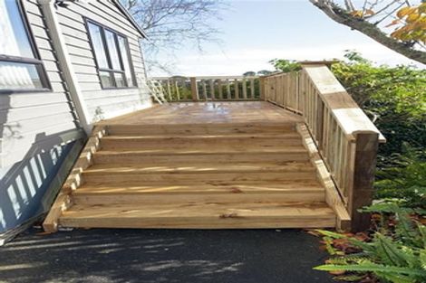 Photo of property in 1/17 Exeter Place, Unsworth Heights, Auckland, 0632