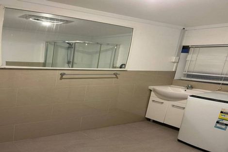 Photo of property in 2/1004 East Coast Road, Northcross, Auckland, 0630