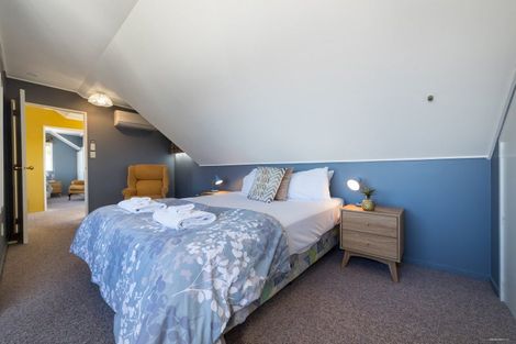 Photo of property in 141 Wynyard Crescent, Fernhill, Queenstown, 9300