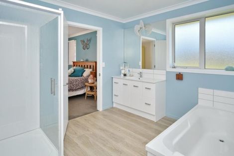 Photo of property in 79 Willowside Place, Amberley, 7410