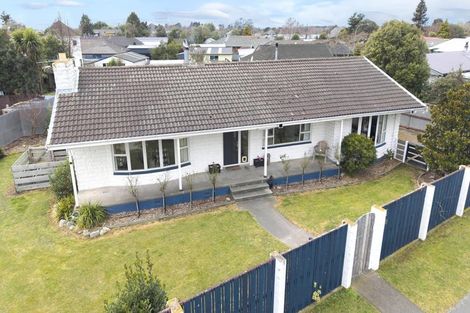 Photo of property in 8 Gibbs Drive, Woodend, 7610