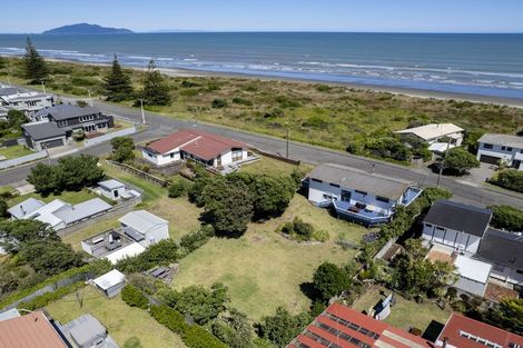 Photo of property in 2a Marine Parade, Otaki Beach, Otaki, 5512