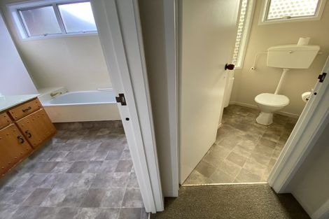 Photo of property in 1/46 Highland Park Drive, Highland Park, Auckland, 2010