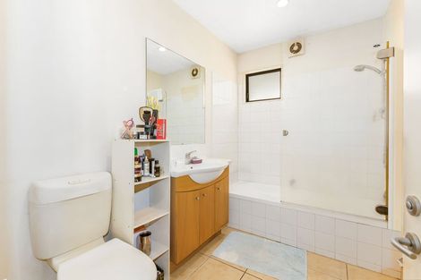 Photo of property in 12 Hall Avenue, Newtown, Wellington, 6021